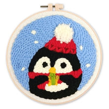 FiguredArt  - Punch Needle Weihnachtspinguin