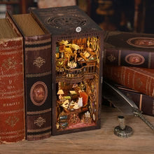 FiguredArt  - Book Nook Wunderbibiothek